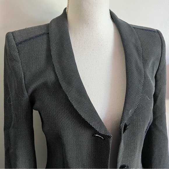 Armani Collezioni • Dark Navy Patterned Wool Blazer - Picture 2 of 7